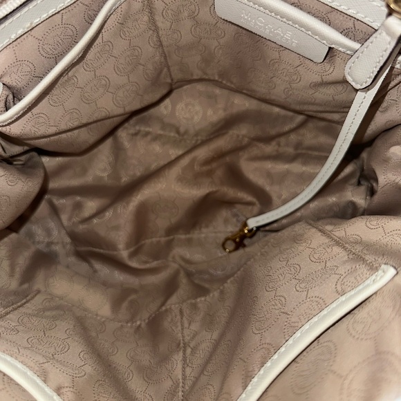 Michael Kors Hamilton Large White Saffiano Leather Tote - Picture 13 of 16